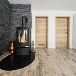 Vipstay - Stilvoll Und Geräumige Mit Terasse Oder Balkon, Küche, Kostenloses Parken, Wlan, Smart Tv