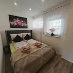 Vipstay - Stilvoll Und Geräumige Mit Terasse Oder Balkon, Küche, Kostenloses Parken, Wlan, Smart Tv *