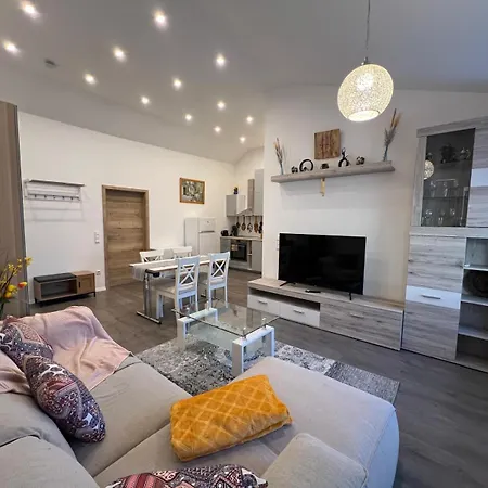 Vipstay - Stilvoll Und Geraeumige Mit Terasse Oder Balkon, Kueche, Kostenloses Parken, Wlan, Smart Tv