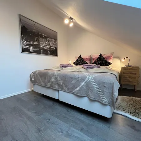Apartamento Vipstay - Stilvoll Und Geräumige Mit Terasse Oder Balkon, Küche, Kostenloses Parken, Wlan, Smart Tv