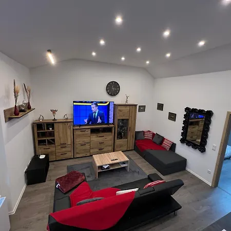 Apartment Vipstay - Stilvoll Und Geraeumige Mit Terasse Oder Balkon, Kueche, Kostenloses Parken, Wlan, Smart Tv