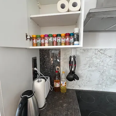 Apartment Vipstay - Stilvoll Und Geraeumige Mit Terasse Oder Balkon, Kueche, Kostenloses Parken, Wlan, Smart Tv