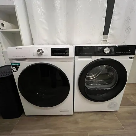 Vipstay - Stilvoll Und Geräumige Mit Terasse Oder Balkon, Küche, Kostenloses Parken, Wlan, Smart Tv *