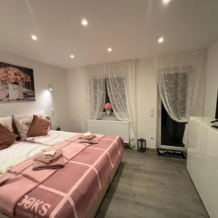 Vipstay - Stilvoll Und Geraeumige Mit Terasse Oder Balkon, Kueche, Kostenloses Parken, Wlan, Smart Tv *