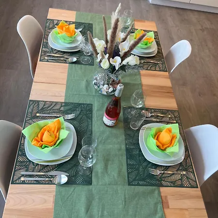 Vipstay - Stilvoll Und Geräumige Mit Terasse Oder Balkon, Küche, Kostenloses Parken, Wlan, Smart Tv Apartamento