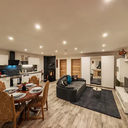 Vipstay - Stilvoll Und Geraeumige Mit Terasse Oder Balkon, Kueche, Kostenloses Parken, Wlan, Smart Tv * فيسلوخ