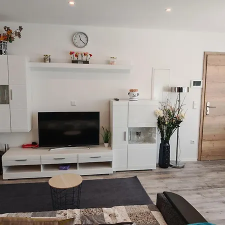 Vipstay - Stilvoll Und Geraeumige Mit Terasse Oder Balkon, Kueche, Kostenloses Parken, Wlan, Smart Tv Appartement *