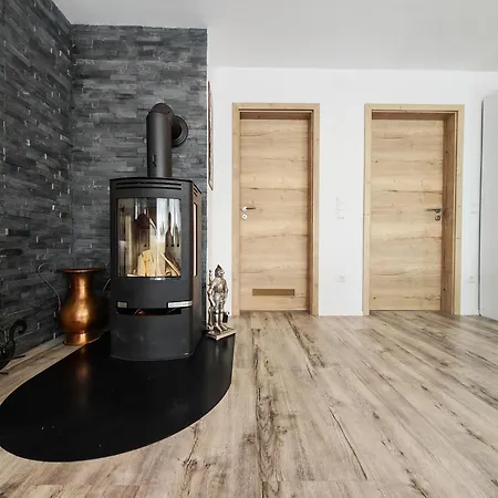 Vipstay - Stilvoll Und Geraeumige Mit Terasse Oder Balkon, Kueche, Kostenloses Parken, Wlan, Smart Tv