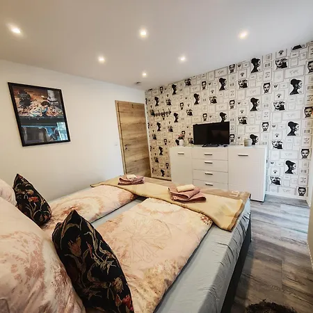 Apartment Vipstay - Stilvoll Und Geraeumige Mit Terasse Oder Balkon, Kueche, Kostenloses Parken, Wlan, Smart Tv Wiesloch