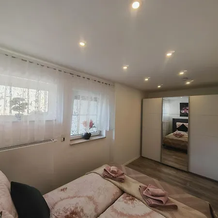 Vipstay - Stilvoll Und Geraeumige Mit Terasse Oder Balkon, Kueche, Kostenloses Parken, Wlan, Smart Tv