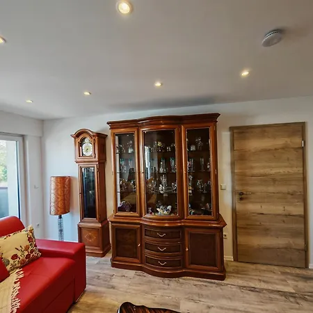 Vipstay - Stilvoll Und Geraeumige Mit Terasse Oder Balkon, Kueche, Kostenloses Parken, Wlan, Smart Tv