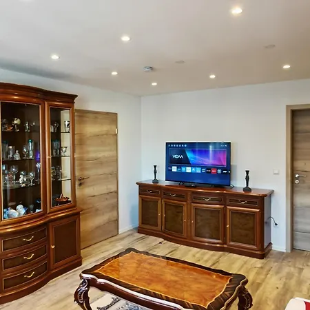 Vipstay - Stilvoll Und Geraeumige Mit Terasse Oder Balkon, Kueche, Kostenloses Parken, Wlan, Smart Tv شقة فيسلوخ